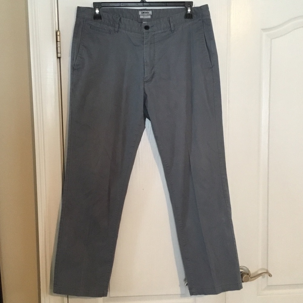 DKNY Men’s Gray Straight-Leg Chino Pants